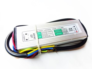 Zasilacz stałoprądowy 900mA 24-36V